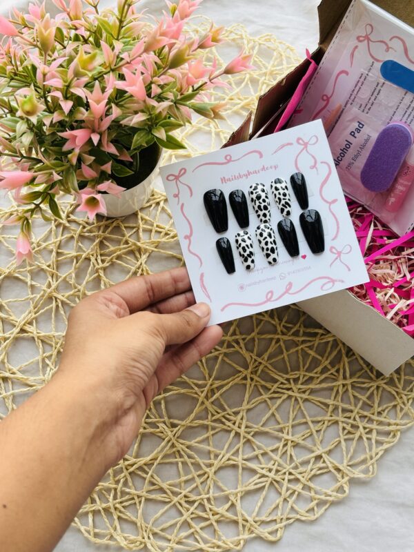 Black Nails - Image 2