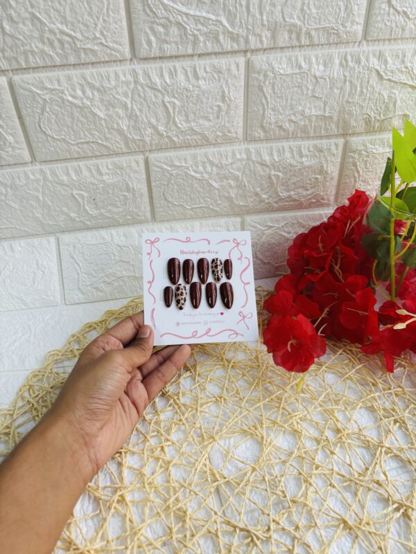 Brown Nails - Image 2
