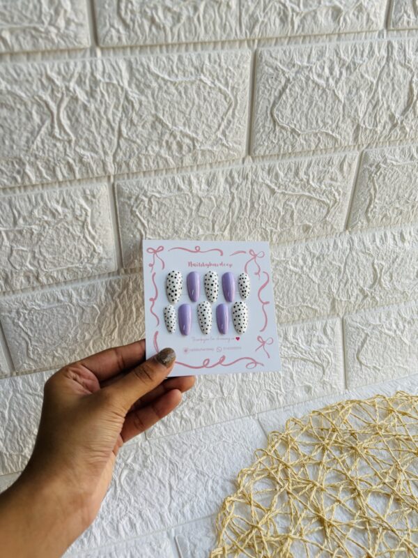 Lavender Nails - Image 4
