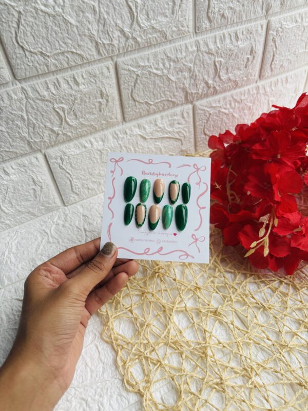 Green Marble Nails - Image 3