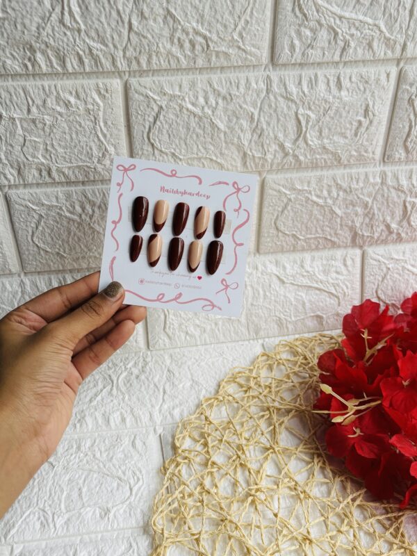 Brown Nails - Image 4