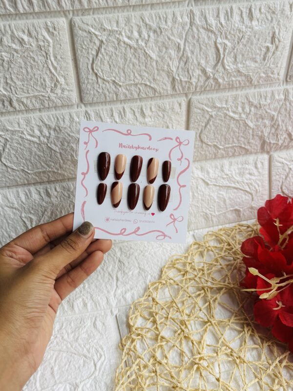 Brown Nails - Image 3