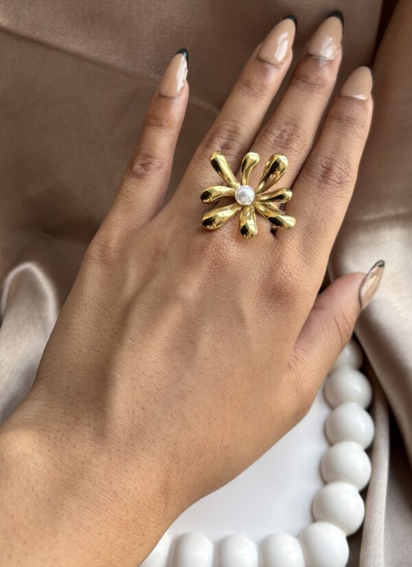 Pearl Chunky Ring