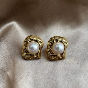 Golden Pearl Earring