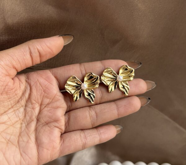 Bow Pearl Earrings - Image 2
