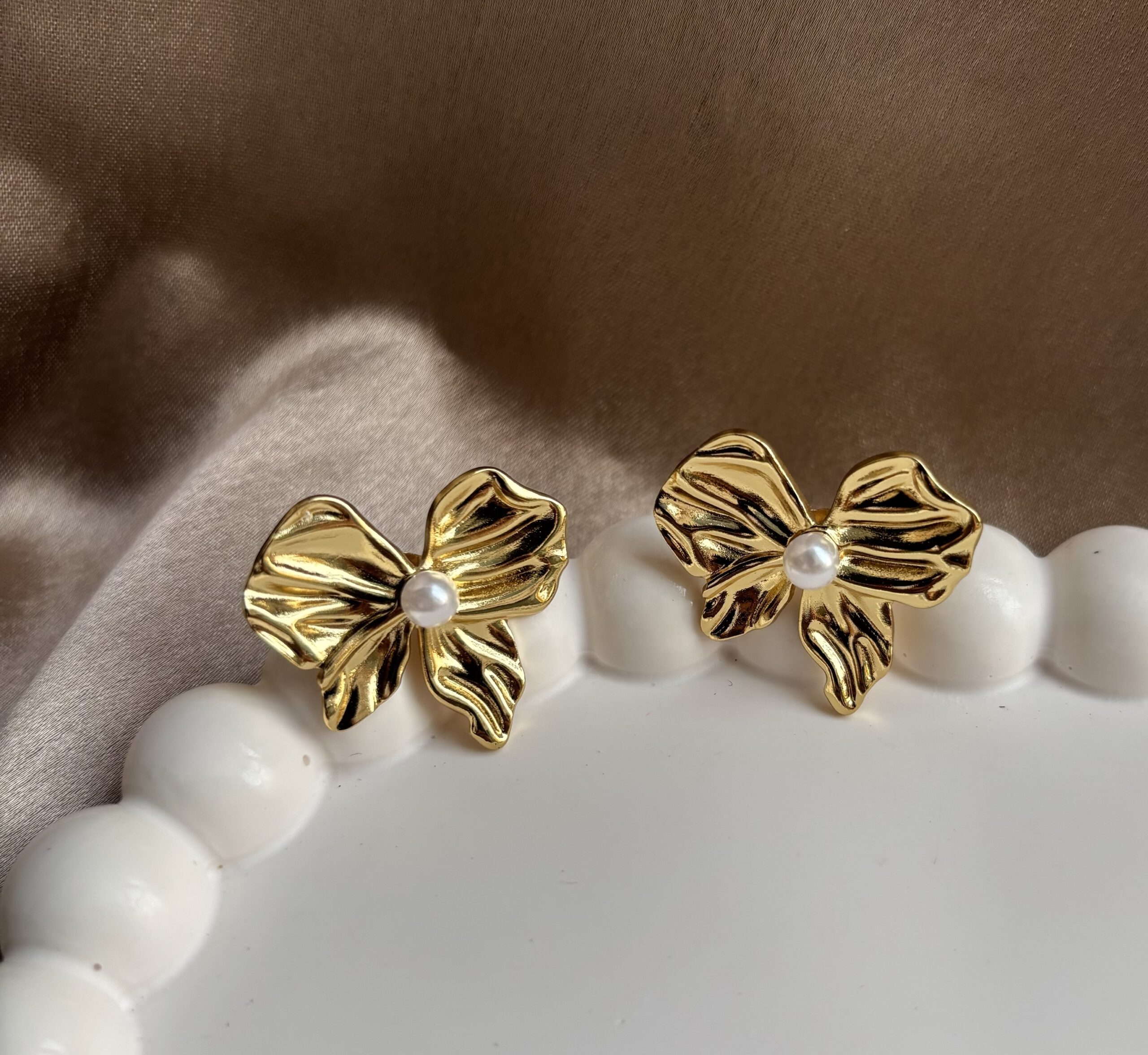 Bow Pearl Earrings