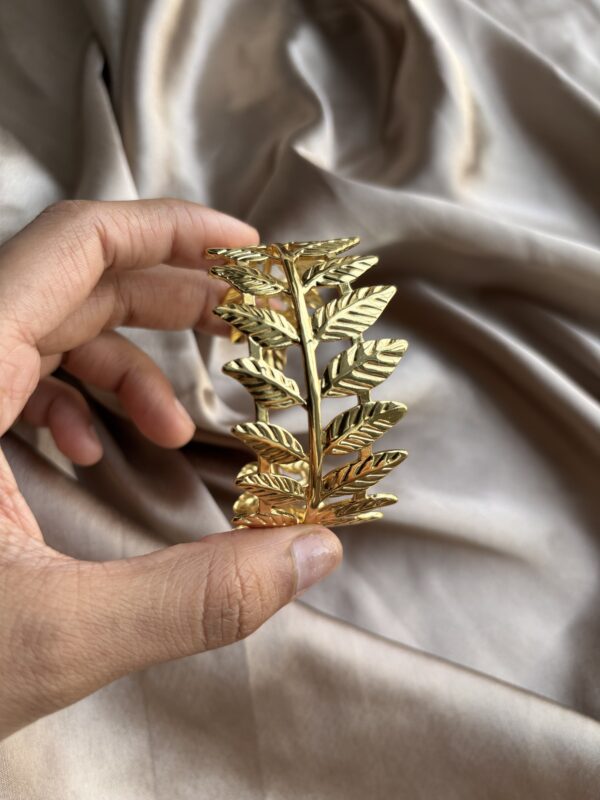 Chunky Leaf Bracelet - Image 2
