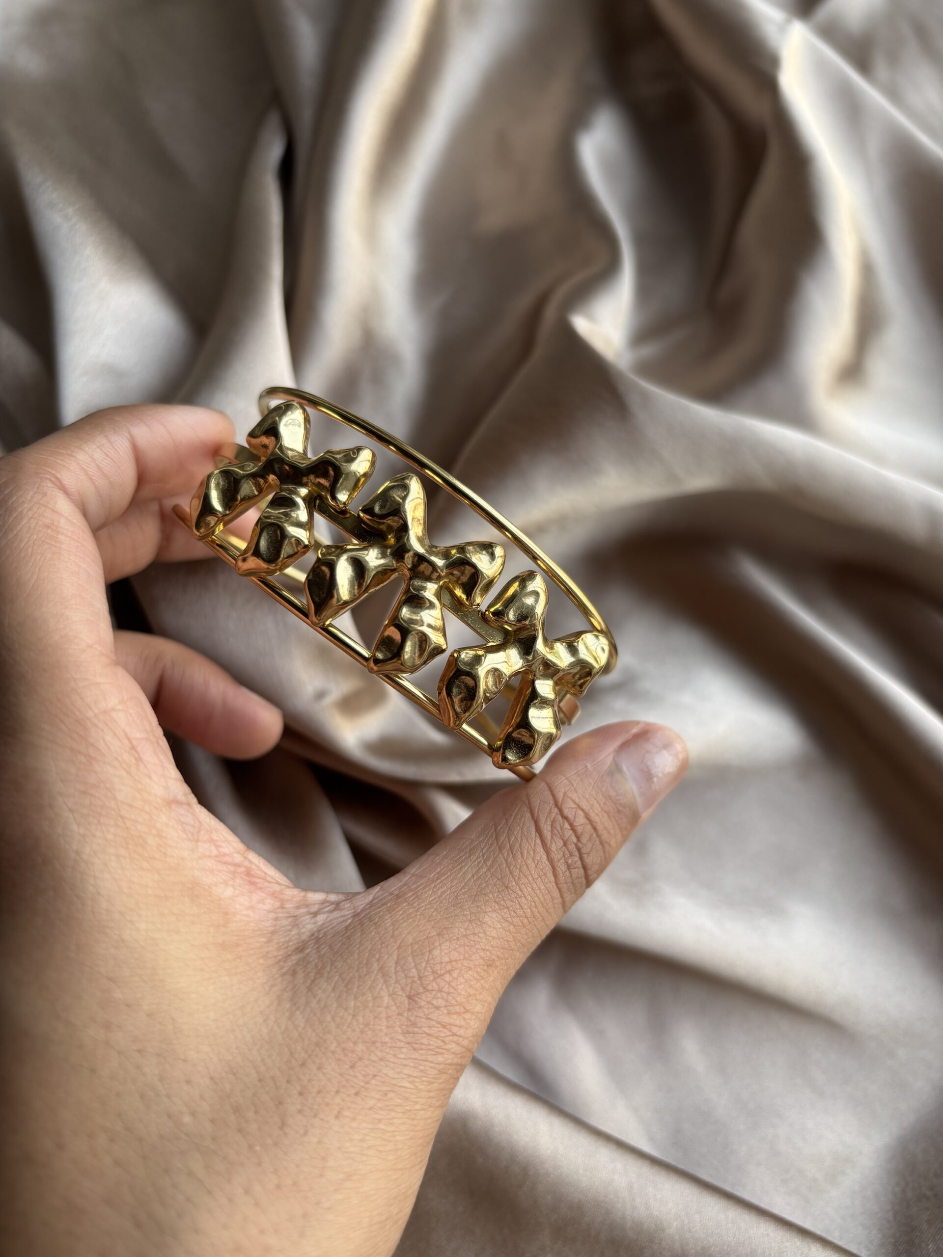 Chunky Bow Bracelet