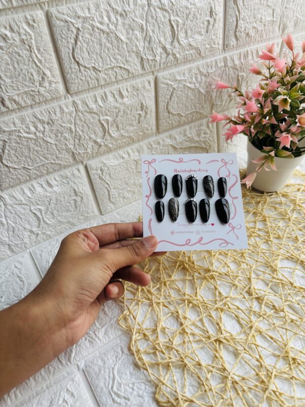 Black Nails - Image 2