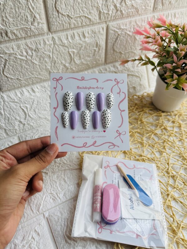 Lavender Presson Nails - Image 2
