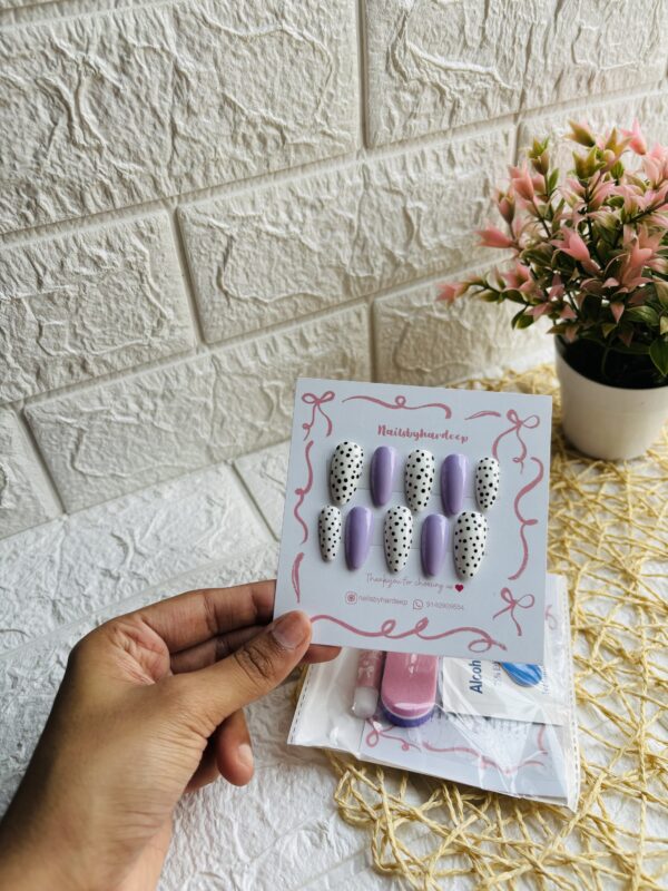 Lavender Presson Nails - Image 3