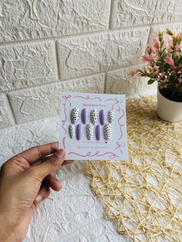 Lavender Presson Nails - Image 4