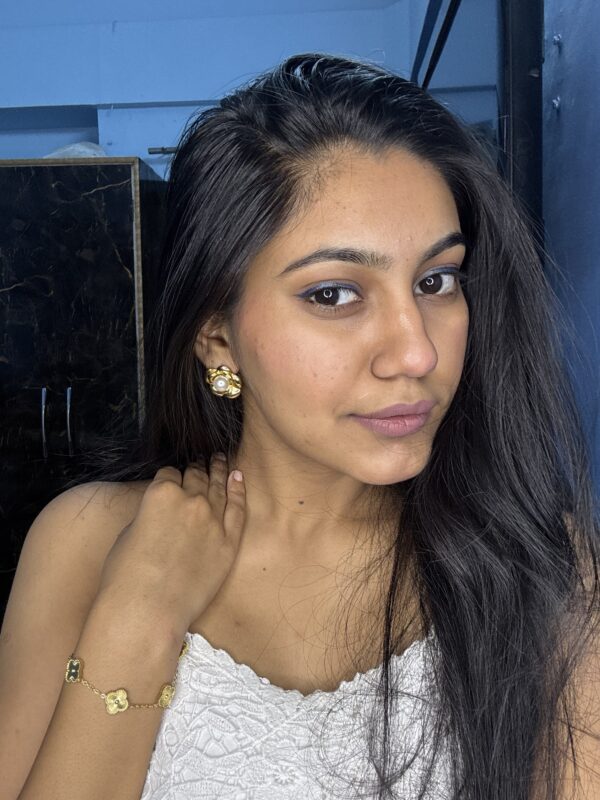 Flower Pearl Earring - Image 3