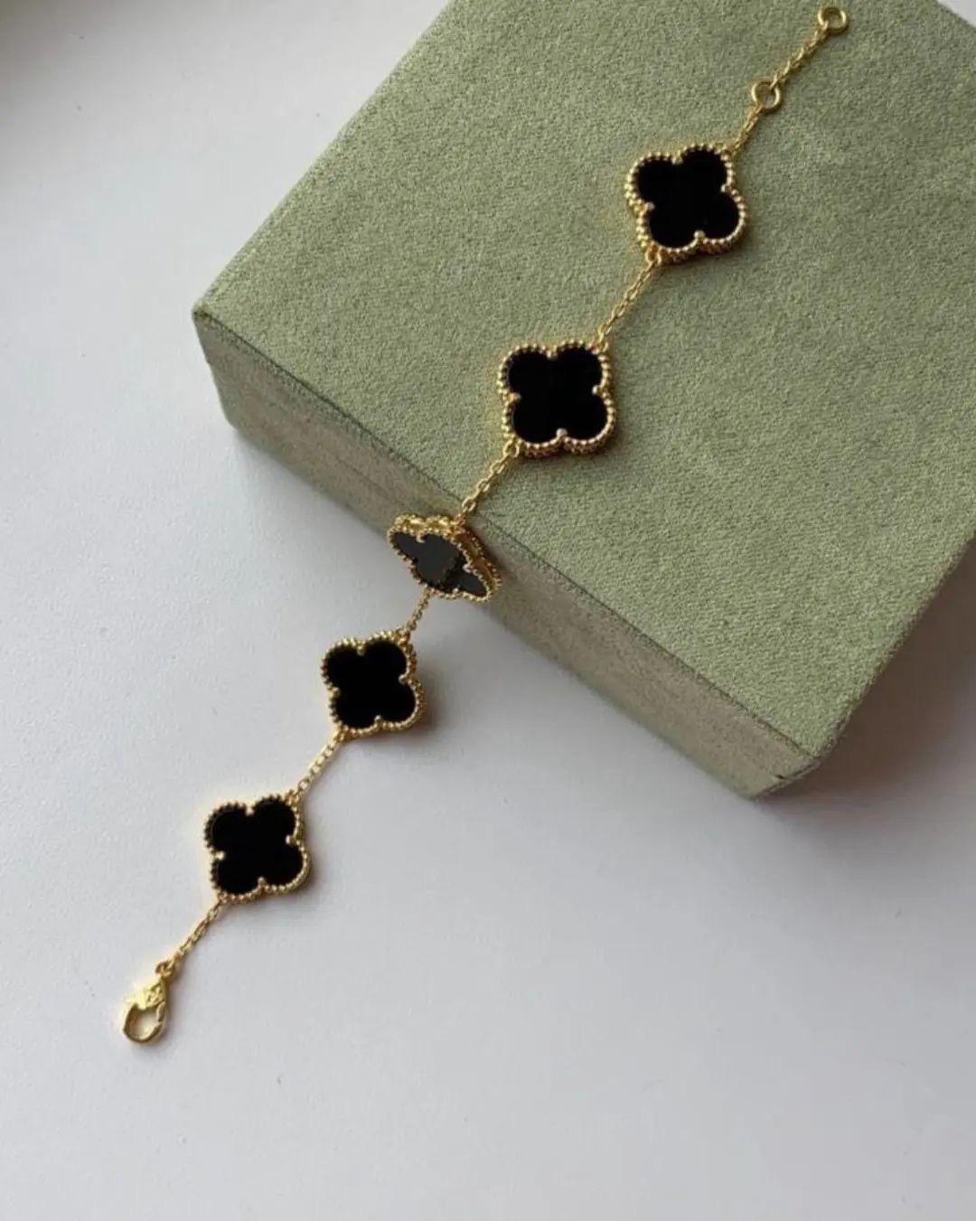 Black Clover Chain Bracelet