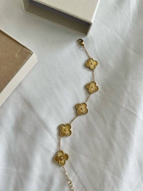 Golden Clover Chain Bracelet