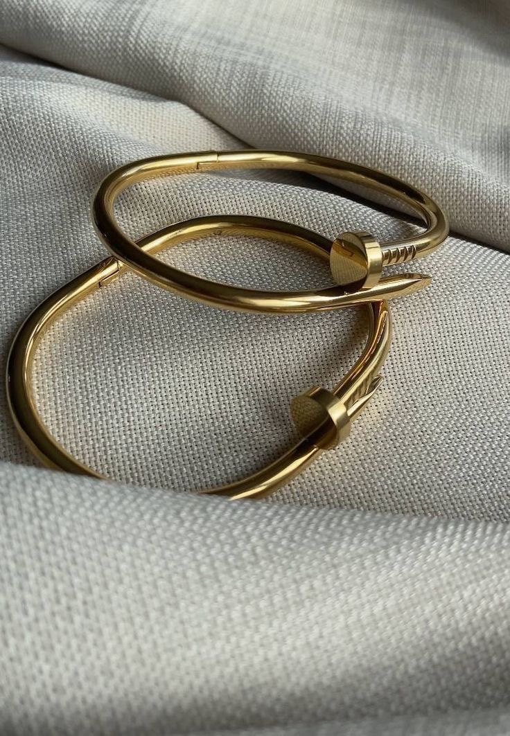 Simple Nail Bracelet