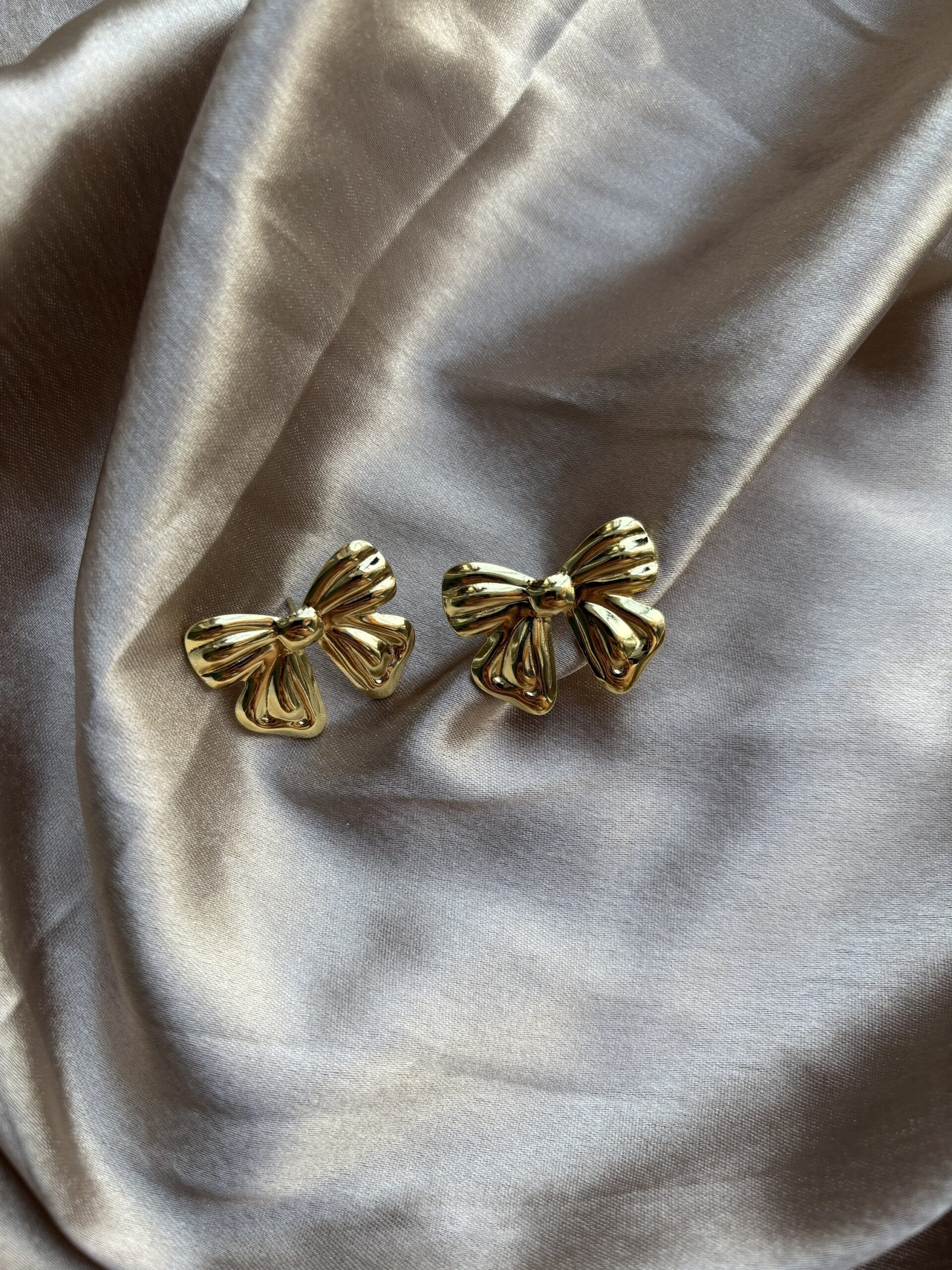 Bow Earring