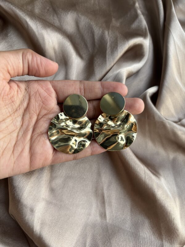 Golden Statement Earring - Image 4