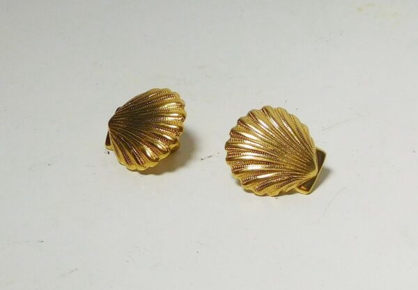 Shell Earring - Image 2