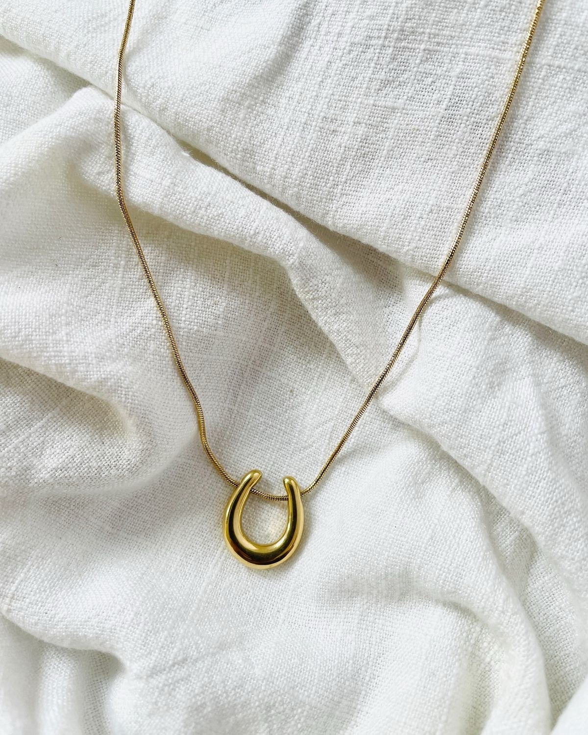 Simple and Elegant Neckpiece