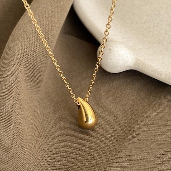 Simple Neckpiece