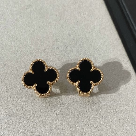 Black Clover Earring