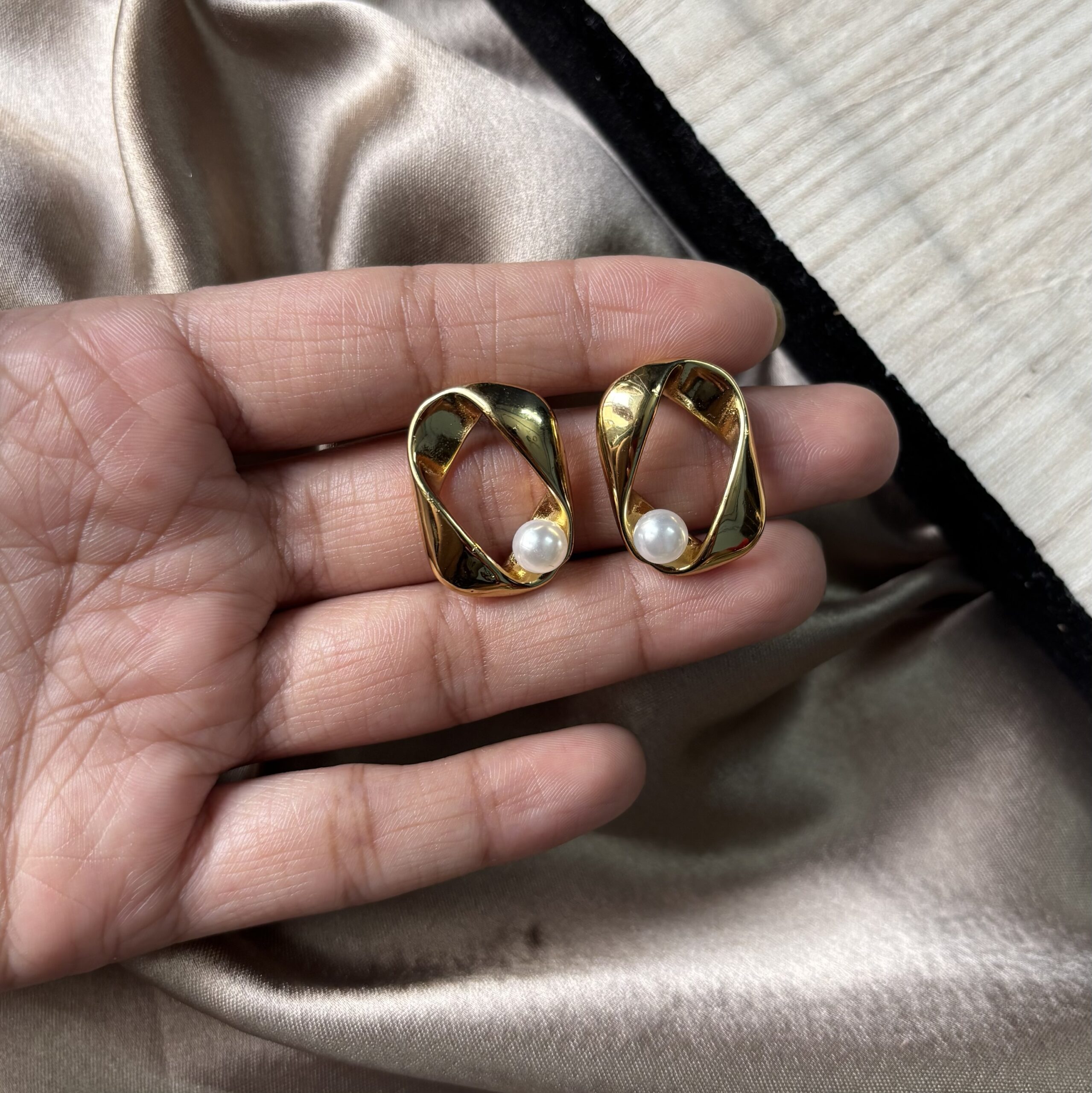 Pearl Earring