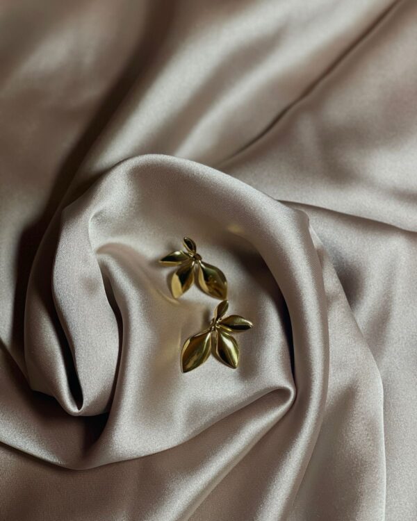 Flower earring - Image 2