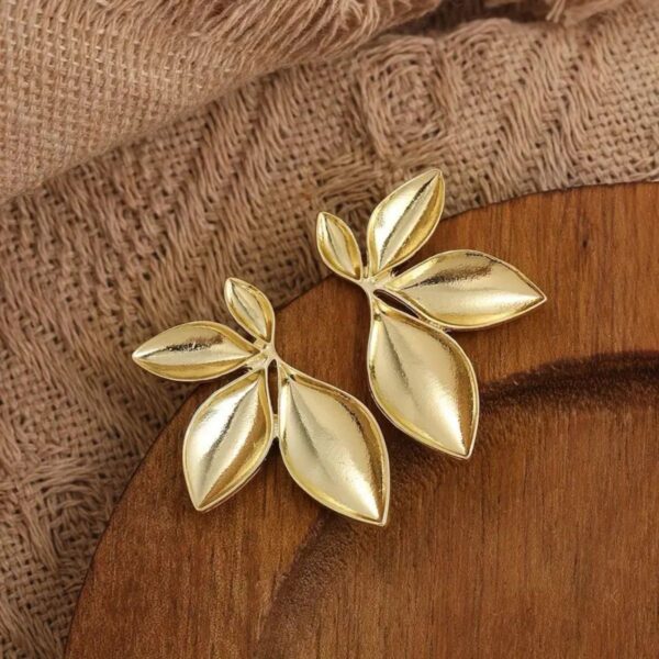Flower earring - Image 3