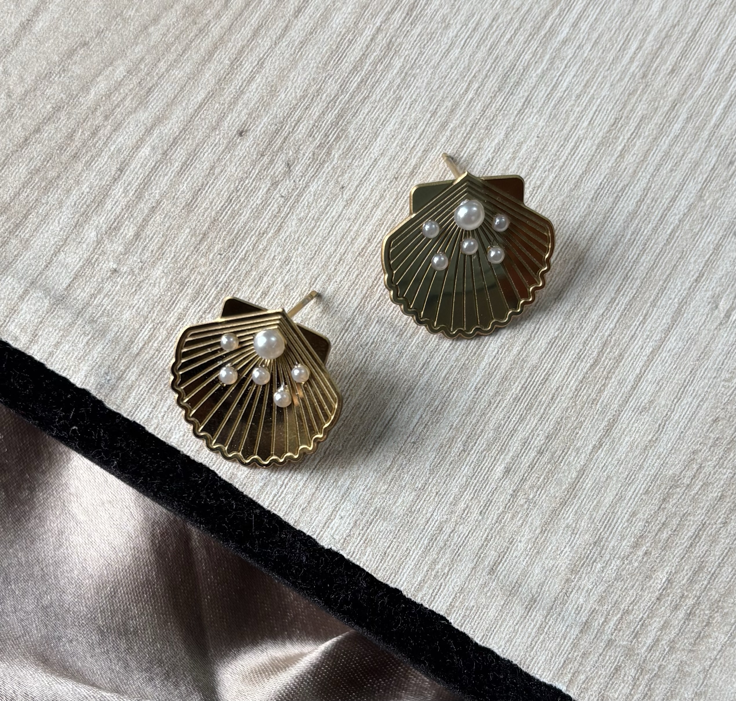 Pearl Shell Earring