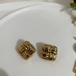 Statement earring
