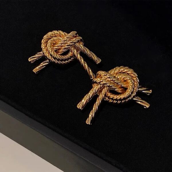 Chunky metal knot earring - Image 2