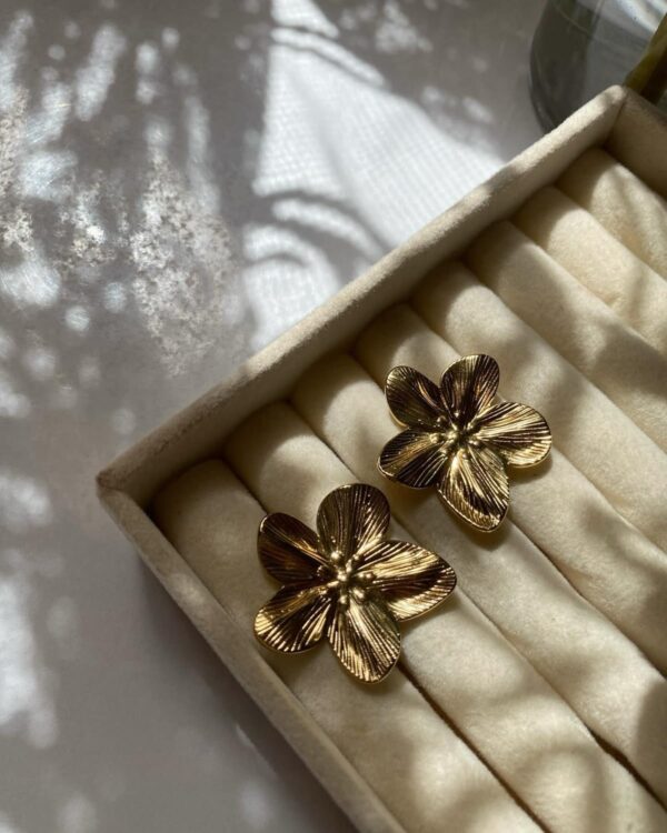 Flower Golden Earring - Image 3