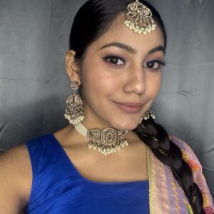 Kundan Set with Earrings & Maang- teeka